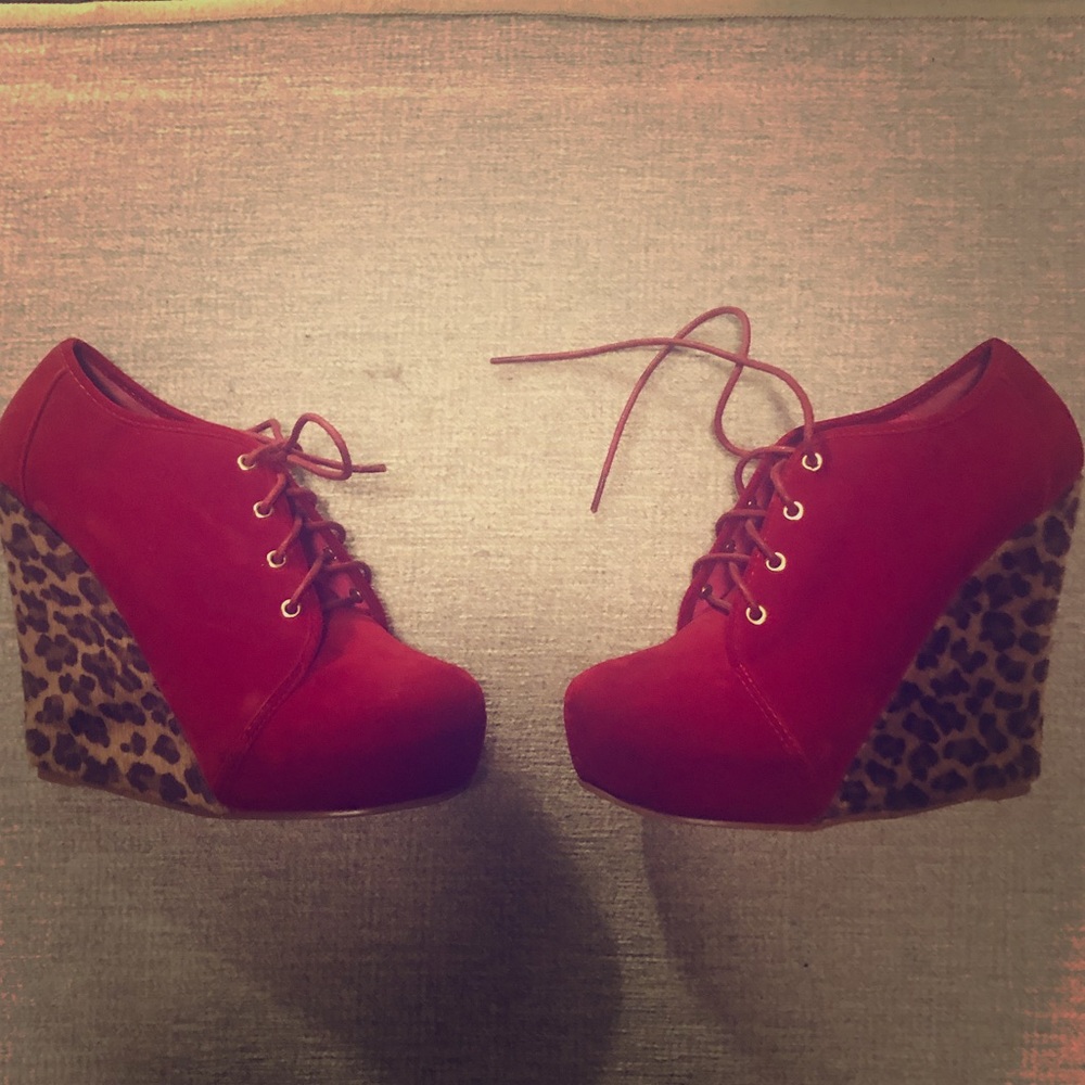 Red & leopard wedges
